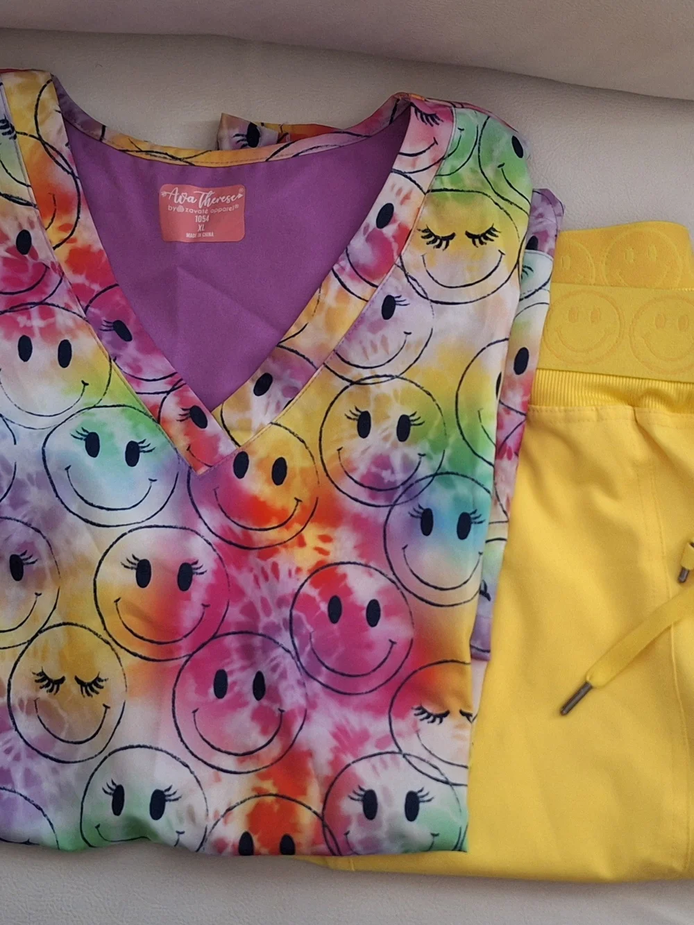 Multi-Brand Pre-Loved Scrubs Bundle - Mostly Sz L - Picture 3 of 11